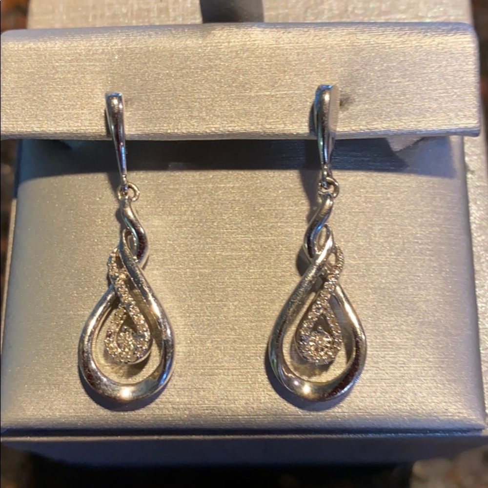 Beautiful diamond earrings from Zales